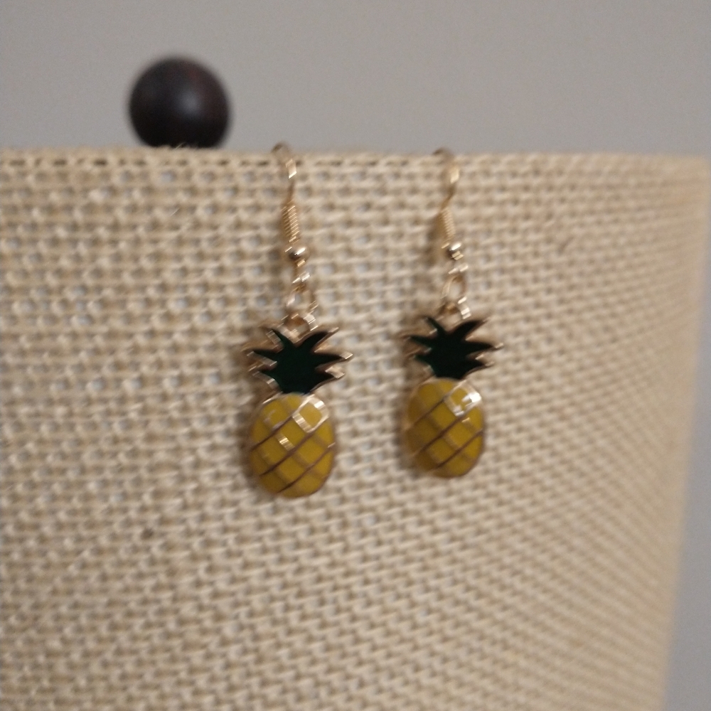 Earrings - Picture 3 of 4